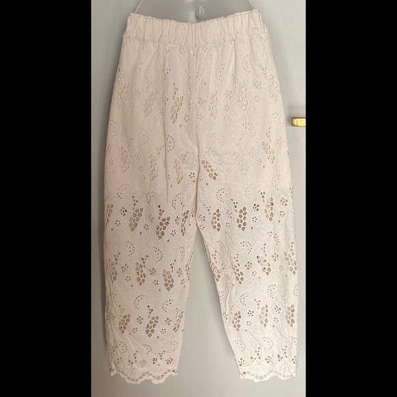H&M SOLD OUT eyelet embroidered cream pants size M - Picture 2 of 4